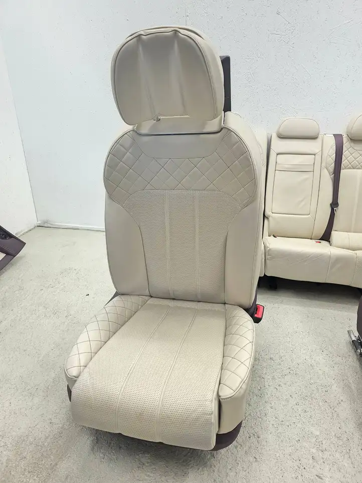 Bentley Bentayga (2015 - ) Комплект салона — фото 20