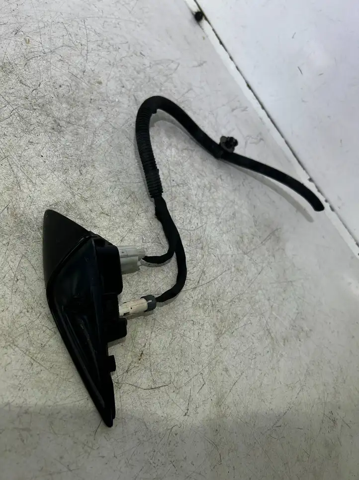 Tesla Model Y (2019 - 2024) 1125107-50-J Боковая камера в крыле — фото 1