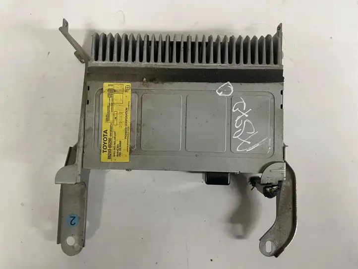 Toyota Land Cruiser (J100) (1998 - 2007) 8628060290 Усилитель звука — фото 1