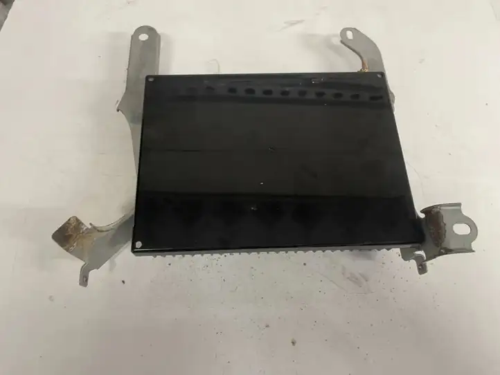 Toyota Land Cruiser (J100) (1998 - 2007) 8628060290 Усилитель звука — фото 4