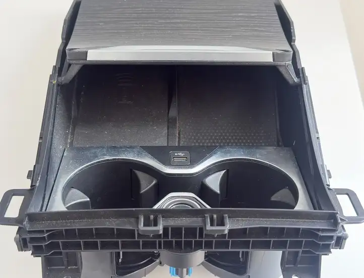BMW X5 G05 (2018 - ) 9399863 Ящик центральной консоли — фото 2