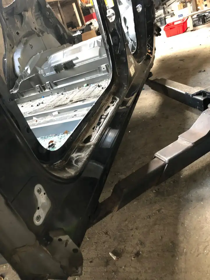 Tesla Model Y (2019 - 2024) Передний порог кузова — фото 2