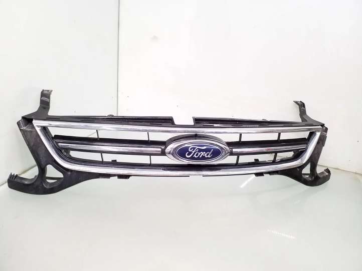 BS718200B Ford Mondeo MK IV Grotelės priekinės