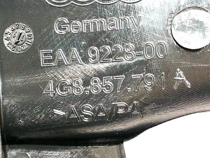 Audi A7 S7 4G (2010 - 2014) 4G8857791A Накладка ремня безопасности — фото 2