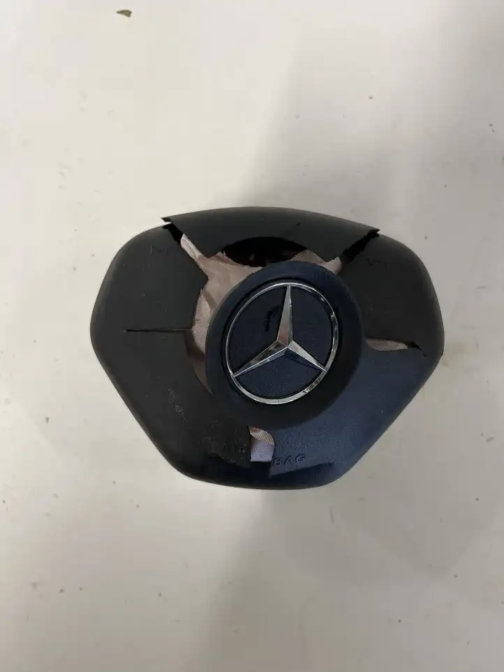 Mercedes-Benz E C207 W207 (2009 - 2017) Подушка безопасности руля — фото 1