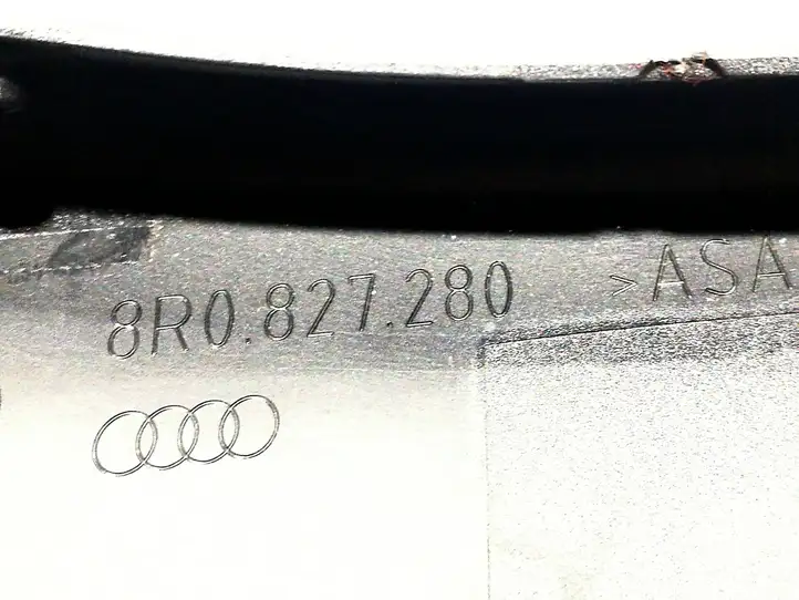 Audi Q5 SQ5 (2008 - 2012) 8R0827280 Прочая отделка багажника — фото 3