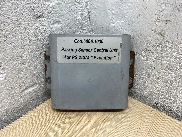 Mitsubishi L200 (1996 - 2006) 60061030 Блок управления парктрониками — фото 1