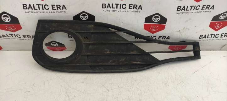 7294684 BMW 4 F32 F33 Priešrūkinio žibinto apdaila/ grotelės