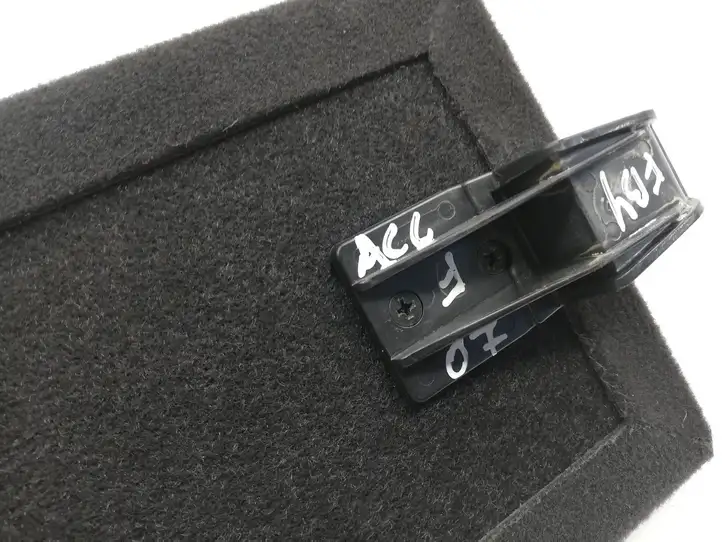 Honda Accord (2003 - 2007)   Боковая отделка (задняя)