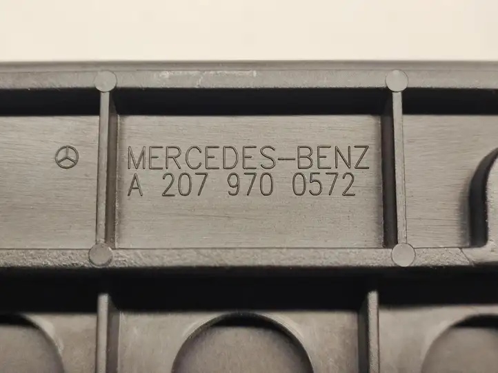 Mercedes-Benz E A207 (2010 - 2017) A2079700572 Ветровик передней двери — фото 4