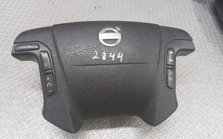 Volvo V70 (2004 - 2007) 30698042 Подушка безопасности руля — фото 1