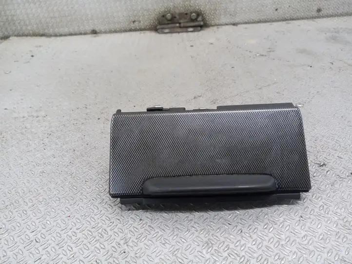 Honda Stream (2000 - 2003) Пепельница — фото 1