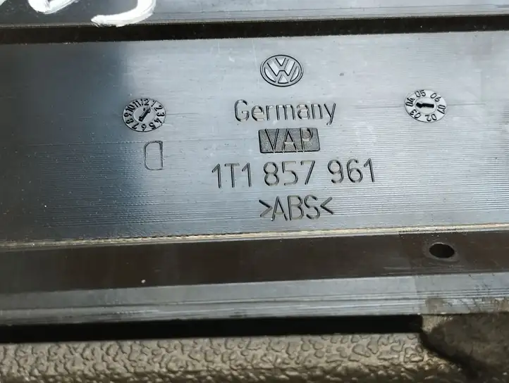 Volkswagen Touran I (2003 - 2010) 1T1857961 Пепельница — фото 2