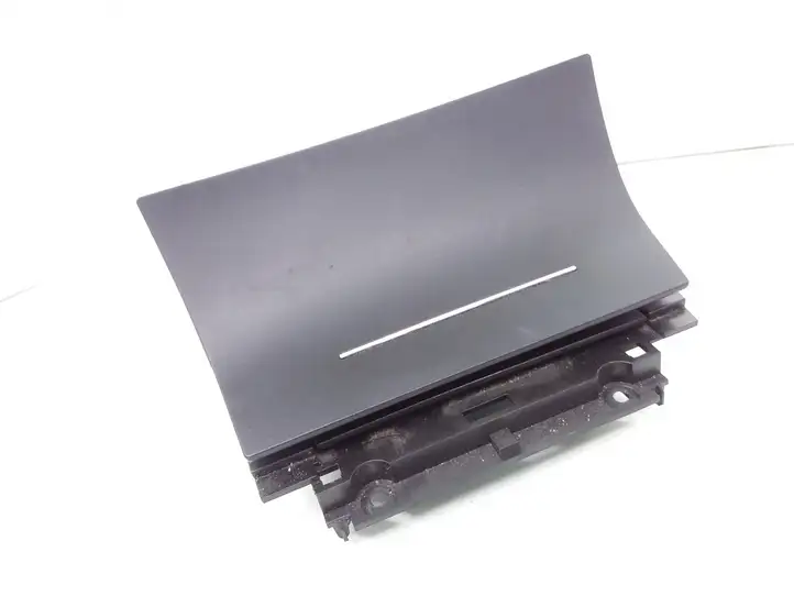 Skoda Octavia Mk2 (1Z) (2004 - 2013) 1Z1863077A Пепельница — фото 1