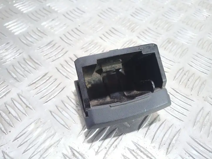 Opel Astra (1998 - 2004)  90561253 Задняя пепельница