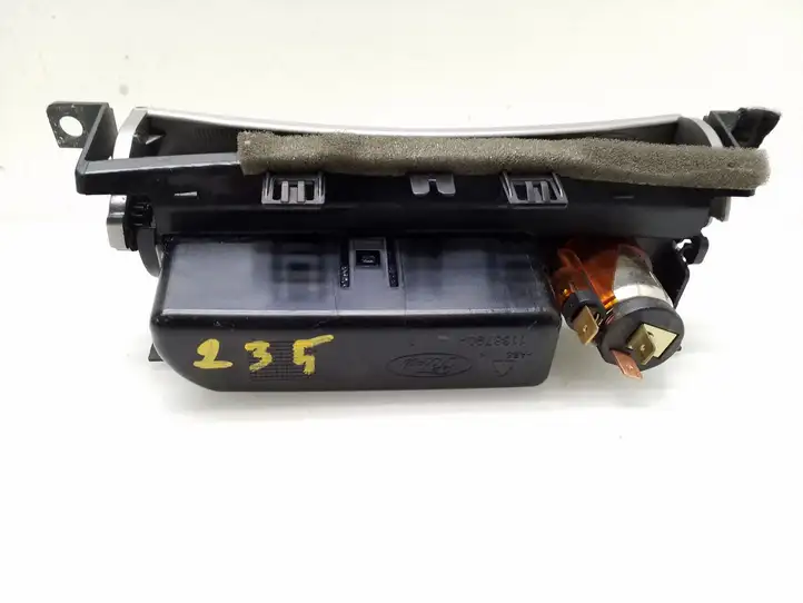 Ford S-Max (2006 - 2010)  1138790A Пепельница