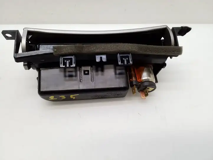 Ford S-Max (2006 - 2010)  1138790A Пепельница
