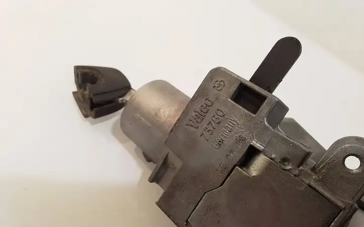 Volvo S60 (2000 - 2004)  8626324 Замок зажигания