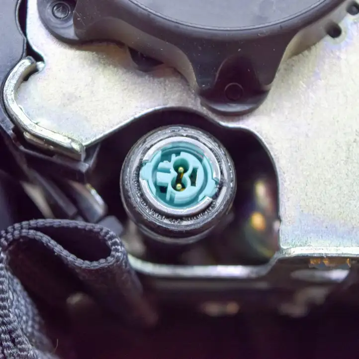 Tesla Model 3 (2017 - 2023)  111015401F Задний ремень безопасности