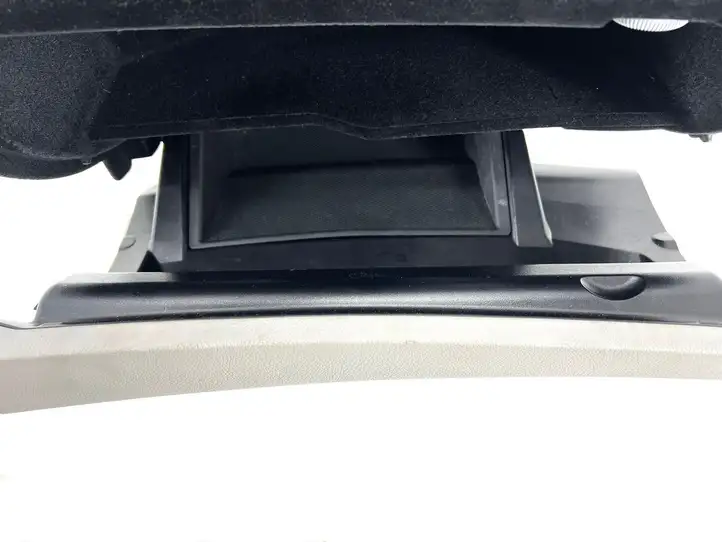 Mercedes-Benz C W204 (2007 - 2014) A2046803291 Бардачок в сборе — фото 6