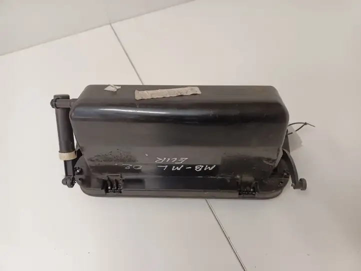 Mercedes-Benz ML W163 (1997 - 2005)  A1636890191 Комплект ящика для вещей (бардачка)