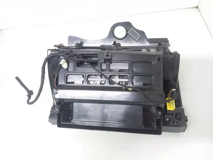 Volkswagen PASSAT B7 (2011 - 2014) 3AB857097K Бардачок в сборе — фото 2