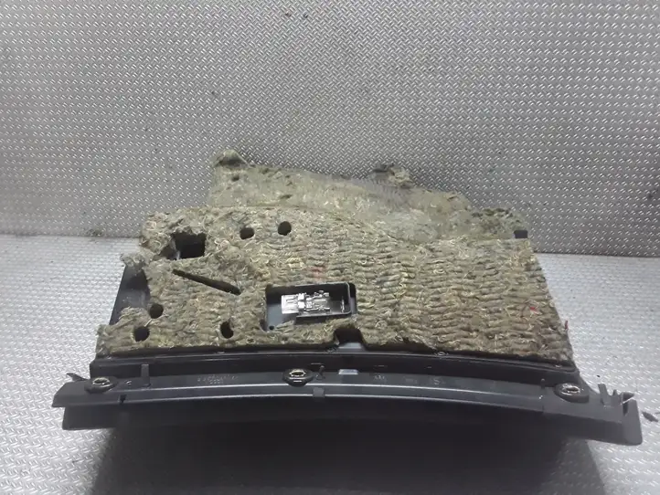 Audi A6 (1997 - 2001)   Комплект ящика для вещей (бардачка)