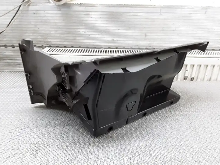 Volkswagen Jetta V (2005 - 2010)  1J1857101B Комплект ящика для вещей (бардачка)