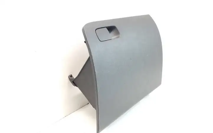 Skoda Octavia Mk3 (5E) (2013 - 2019)  5E1857121A Комплект ящика для вещей (бардачка)