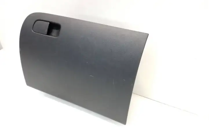 Skoda Octavia Mk3 (5E) (2013 - 2019)  5E1857121A Комплект ящика для вещей (бардачка)