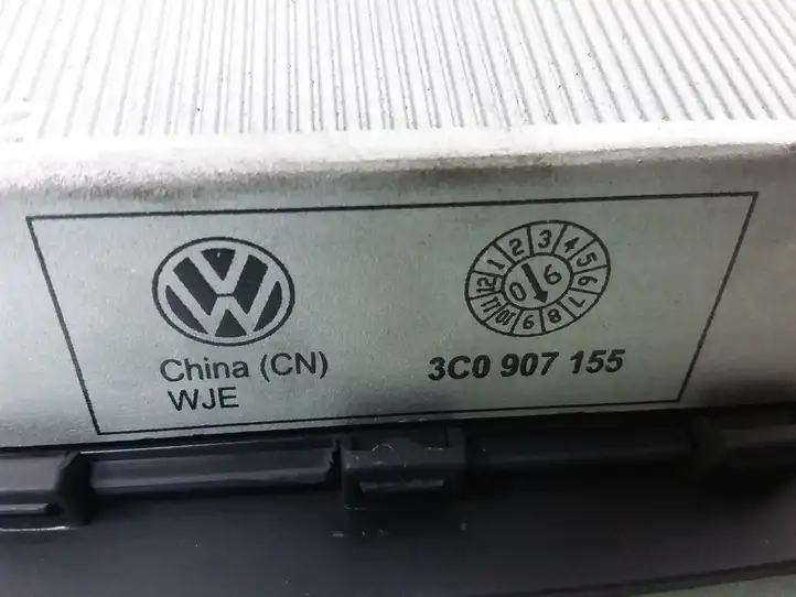 Volkswagen PASSAT B6 (2005 - 2010) 3C0864298BD Задний воздушный дефлектор — фото 5