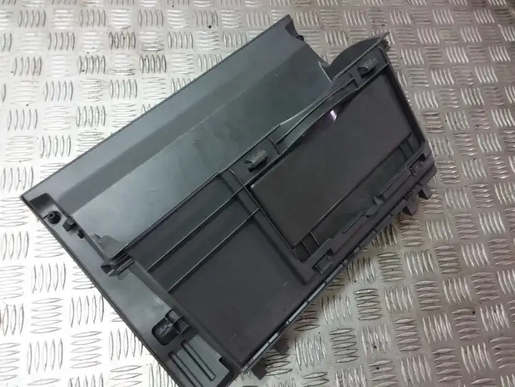 Toyota Prius+ (ZVW40) (2011 - 2018) 5555047121 Бардачок в сборе — фото 3