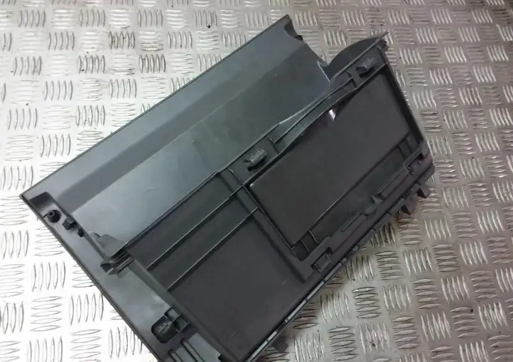 Toyota Prius+ (ZVW40) (2011 - 2018) 5555047121 Бардачок в сборе — фото 4