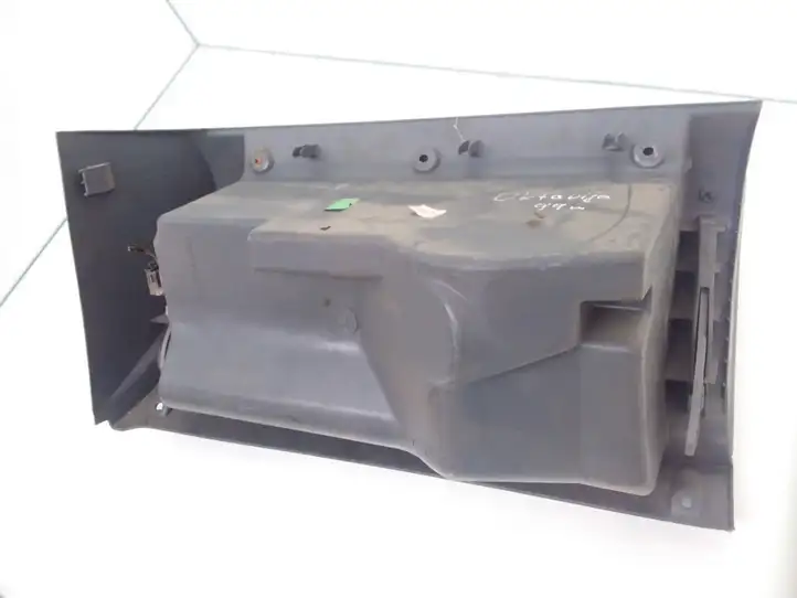 Skoda Octavia Mk1 (1U) (1996 - 2004)  1U1857097 Комплект ящика для вещей (бардачка)