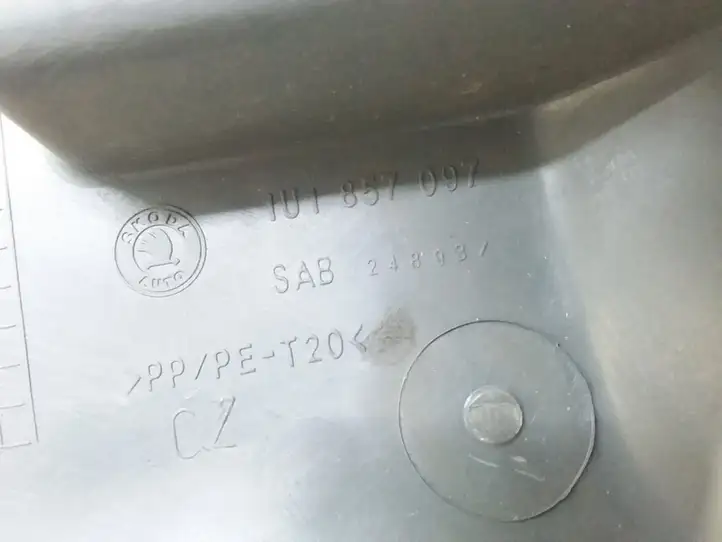 Skoda Octavia Mk1 (1U) (1996 - 2004)  1U1857097 Комплект ящика для вещей (бардачка)