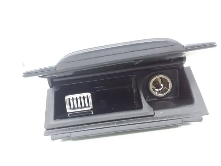 Honda Accord (2003 - 2007) Пепельница — фото 2