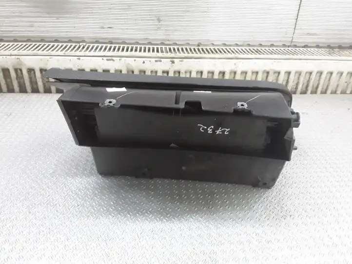 Seat Toledo III (5P) (2004 - 2009) 5P1857103 Бардачок в сборе — фото 4