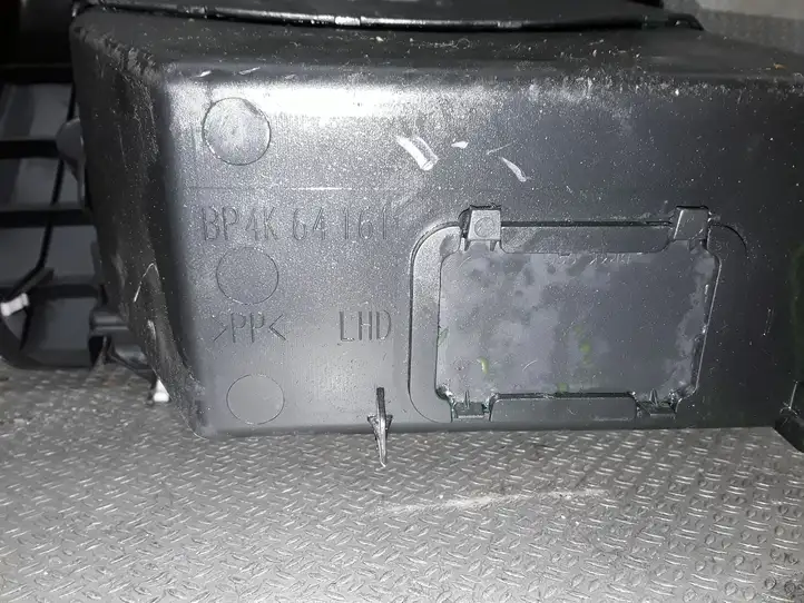 Mazda 3 I (2003 - 2006) BP4K64161 Бардачок в сборе — фото 3