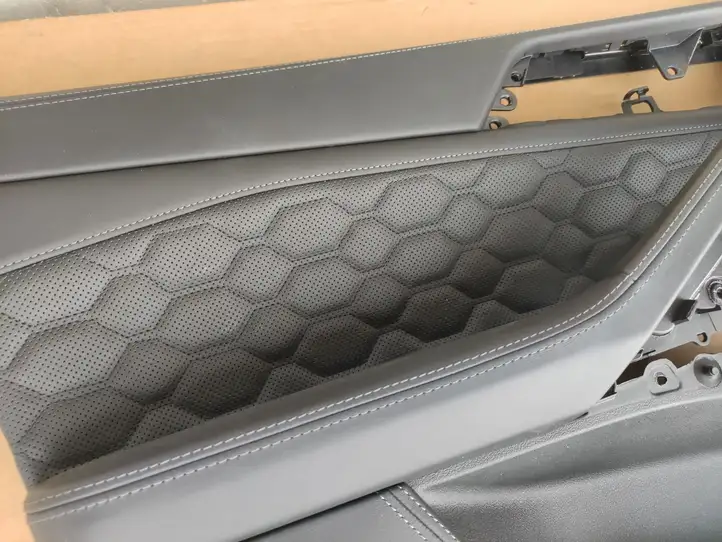 BMW X6 G06 (2019 - ) 51417454725 Прочая отделка передней двери — фото 8