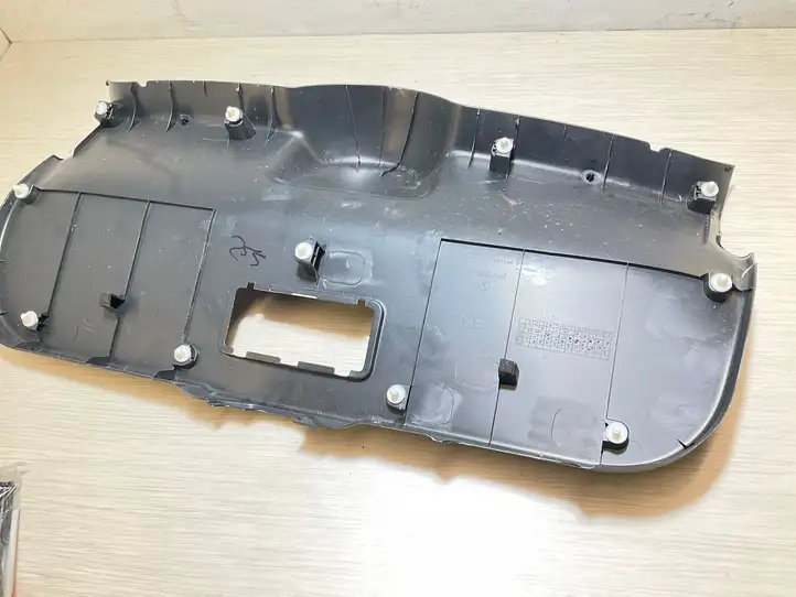 Nissan Juke I F15 (2010 - 2018) 909011KB0A Нижняя отделка — фото 3