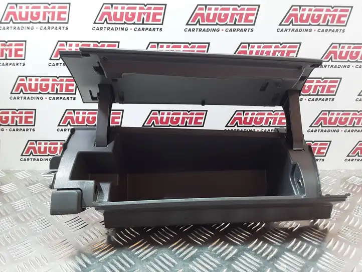 Toyota Prius (XW30) (2009 - 2015) 5551147040 Бардачок в сборе — фото 3