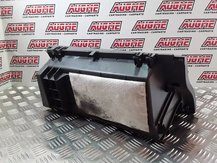 Toyota Prius (XW30) (2009 - 2015) 5555047080 Бардачок в сборе — фото 4