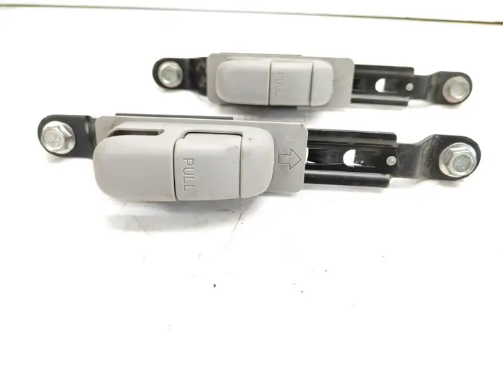 Suzuki SX4 (2006 - 2009)  BHC0560057T Регулировочная планка ремня безопасности