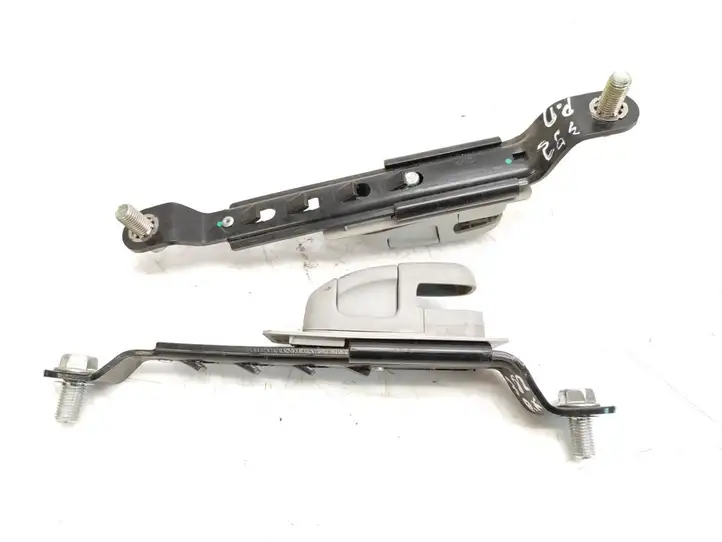 Suzuki SX4 (2006 - 2009)  BHC0560057T Регулировочная планка ремня безопасности