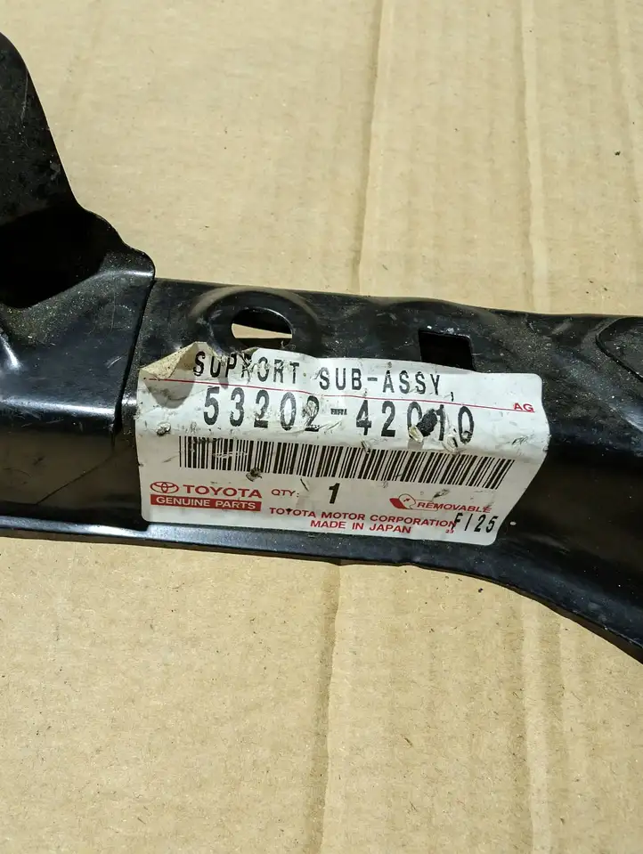 Toyota RAV 4 (XA30) (2006 - 2016) 5320242010 Прочие детали панели — фото 2