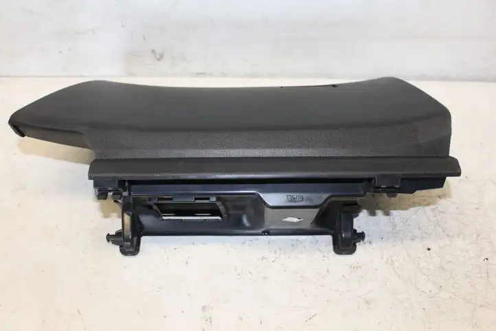 Nissan Qashqai (2017 - 2020) 689644EA0B Крышка бардачка — фото 2