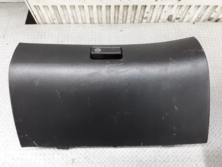 Toyota Avensis T250 (2006 - 2009) 5555005070 Крышка бардачка — фото 1