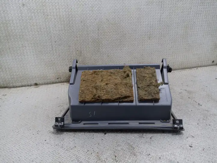 Honda HR-V (1998 - 2005)   Крышка ящика для вещей (бардачка)