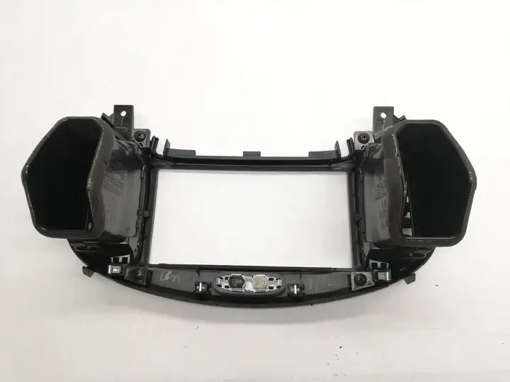 Nissan Juke I F15 (2010 - 2018) 68260BX80A Отделка магнитолы — фото 3