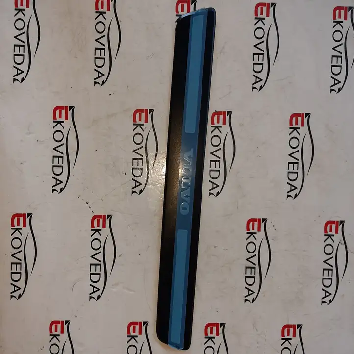 Volvo XC60 (2013 - 2017)  31349002 Отделка переднего порога (внутренняя)